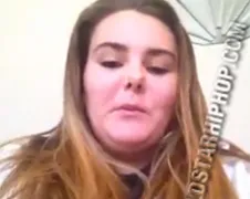 Meisje keeping it real op Facebook