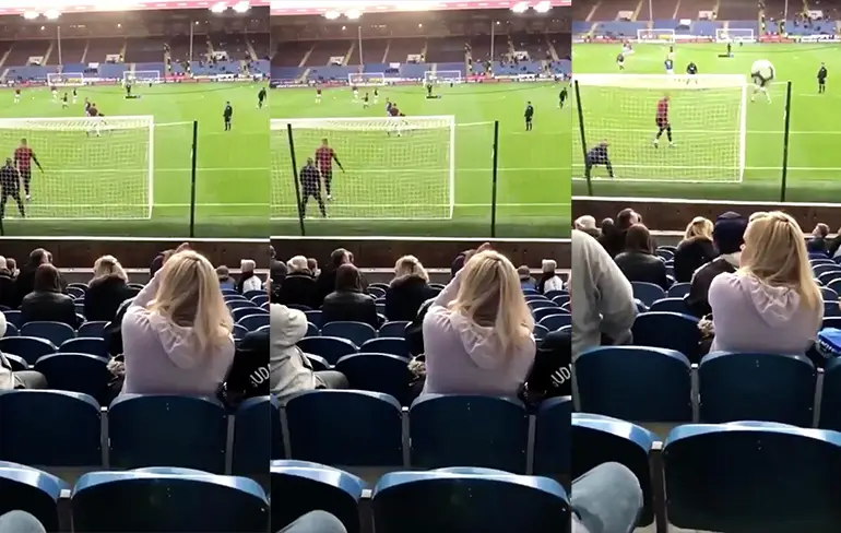 Meisje ondergaat bal in het gezicht als een ware kampioen