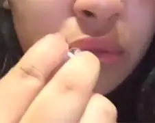 Meisje wilde grotere lippen