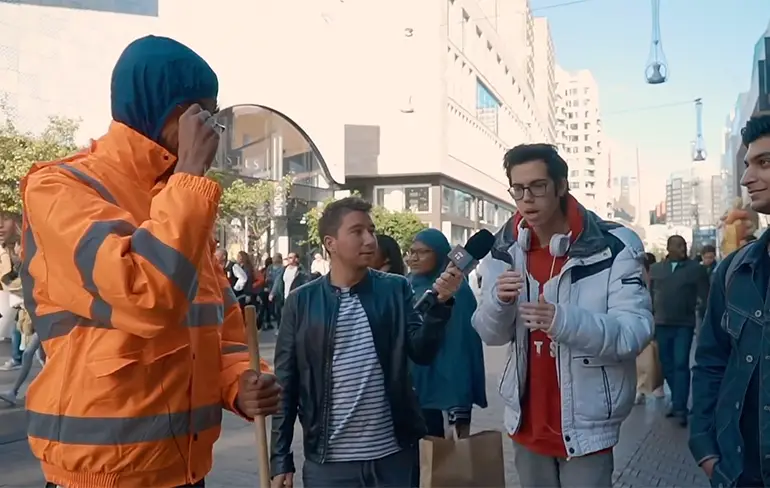 Mensen zeggen de waarheid over Ismail Ilgun met de treitervlogger in de buurt