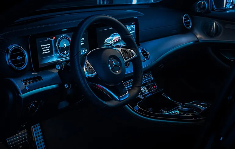 Mercedes-Benz heeft werelds eerste live commercial gemaakt van 12 uur!