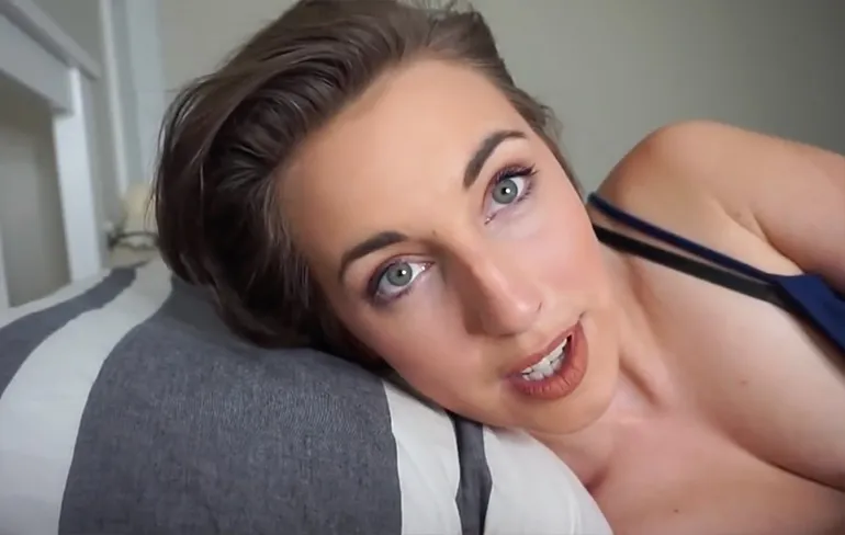 Met zo'n ASMR vriendinnetje is het toch wel prettig wakker worden