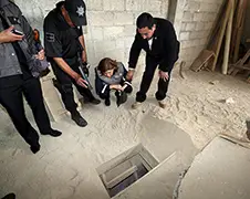 Mexicaanse drugsbaas El Chapo ontsnapt weer via tunnel
