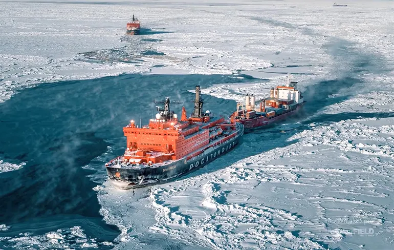 Moddervette drone beelden van de Russische atoomijsbreker Jamal