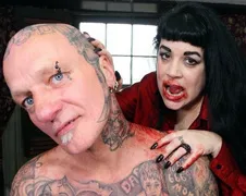 Moeder Julia Caples is bloeddorstige vampier