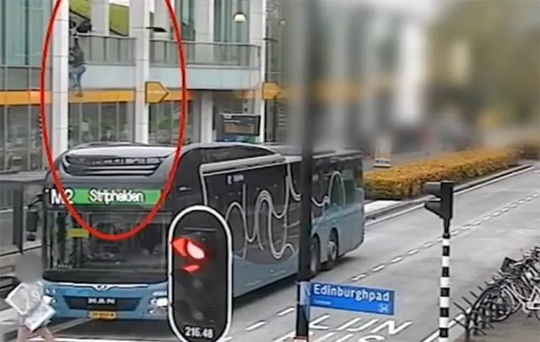 Moedertje Karma geeft inbreker gebroken been in Almere