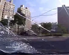 Moet haast wel de slechtste chauffeur van heel Azie zijn!