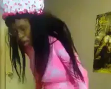 Monster in roze gaat hard op cocaine...