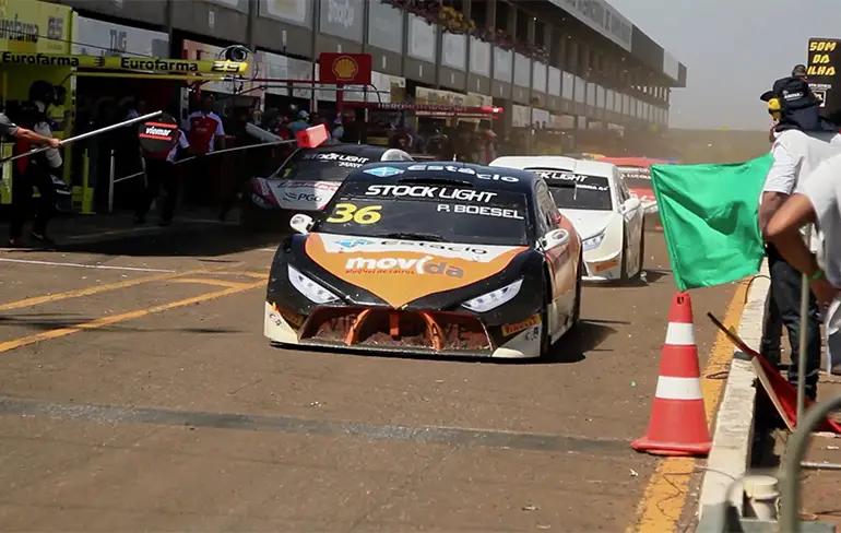 Monteurs geschept tijdens race op circuit in Braziliaanse Campo Grande