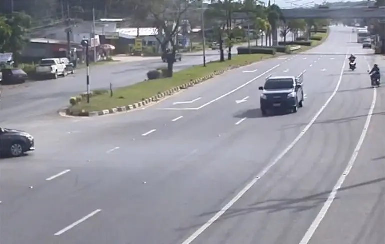Motorrijder op Phuket heeft twee keer verschrikkelijke pech!