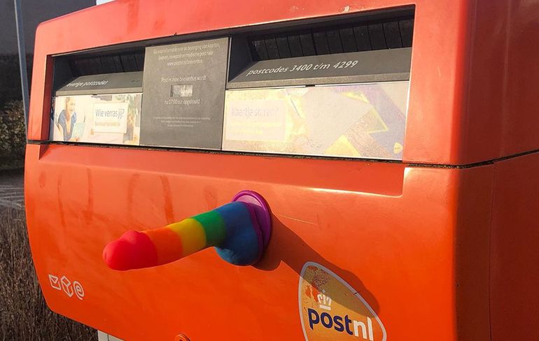 Mysterieuze dildo-plakker op brievenbussen actief in Nijmegen