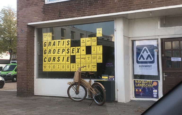 Na virale foto kun je echt met de bus op groepsex-cursie in Rijsenhout