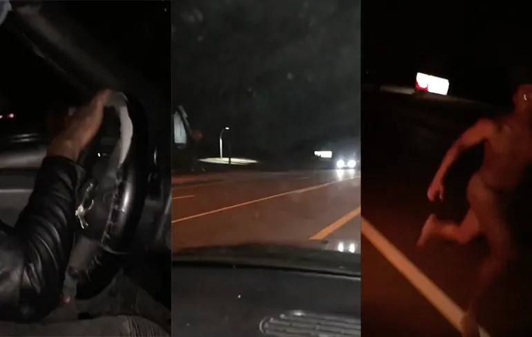 Naakte man zit auto achterna