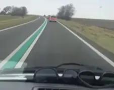 Nederlandse agentjes houden gezellige straatrace op N361