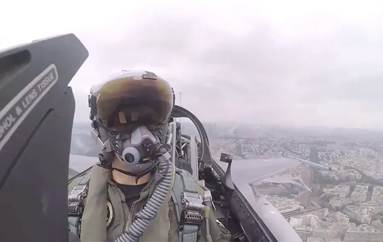 Nederlandse F16 vloog mee boven Parijs op 14 juli