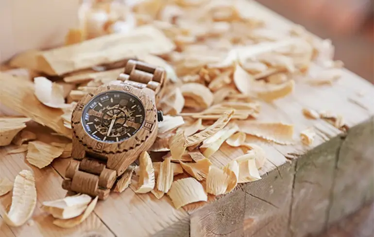 Nederlandse houten horlogemakers zijn succesvol op Kickstarter