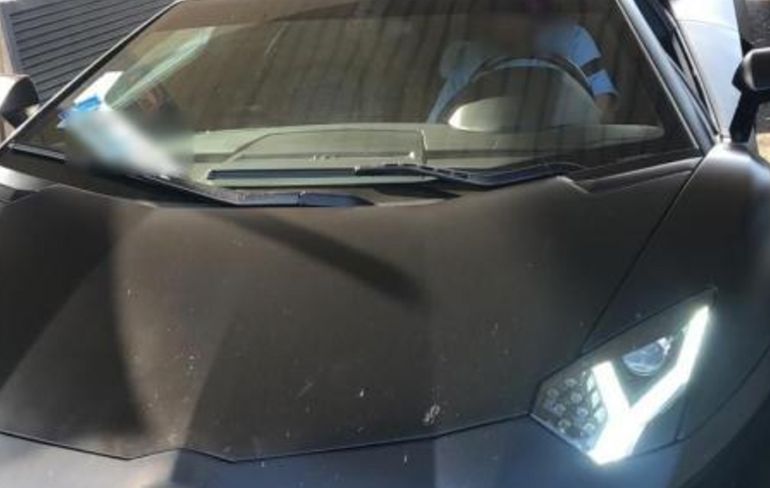 Nederlandse voetballer opgepakt in Spanje voor rijden in Lamborghini met vervalst rijbewijs