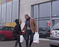 Nee joh, niet boos worden! Kijk daar, een camera!