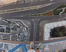 Neem eens een selfie van een 70 meter hoge kraan...