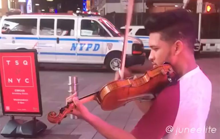 New Yorkers horen een viool en gaan los