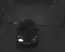 Niet de makkelijkste manier om een garage uit te komen...