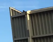 Niet zo slimme voetganger hangt aan Rijswijkse Hoornbrug