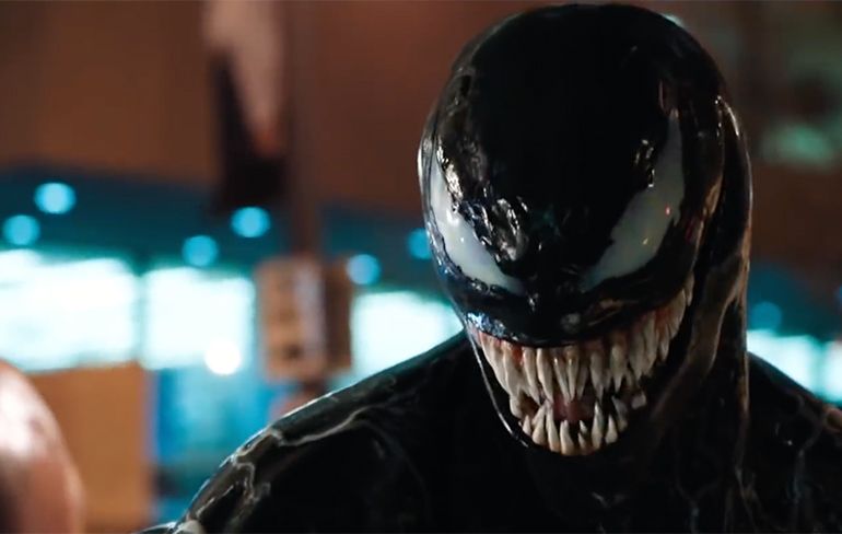 Nieuwe Venom om trailer laat transformatie van Tom Hardy zien