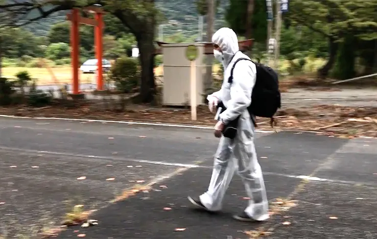 NL Urban Explorers bezoeken verlaten peuterspeelzaal in radioactief gebied