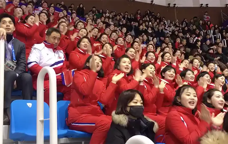Noord-Koreaanse "Army of Beauties" heeft er zin in!