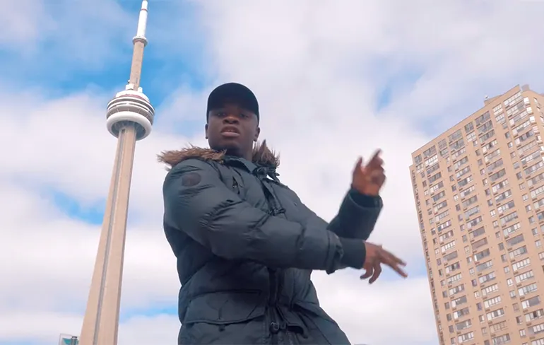 Officiele videoclip The Ting Goes Skrrrrrrrrrah Pap Pap Kak Kak Kak!