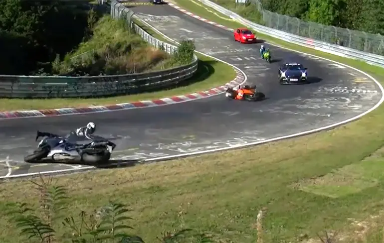 Olievlekken op Nürburgring Nordschleife zorgen weleens voor chaos