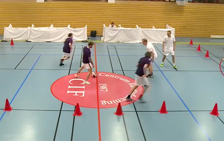 Om met je vrienden te spelen: Laxeermiddel voetbal