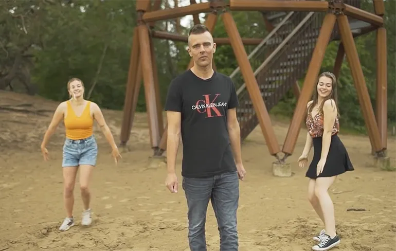 Omdat je muziek nodig hebt: Renaldo Put ft. Greenlegend - Links of Rechts