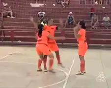 OMFG: Kopschopper bij Braziliaanse voetbalwedstrijd voor vrouwen
