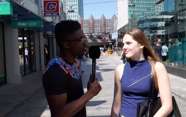 OMFG: Nederlandse Youtube "sterren" zijn te dom om zelf te kunnen poepen!