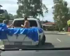 Ondertussen in Australië: Zwembad in de achterbak