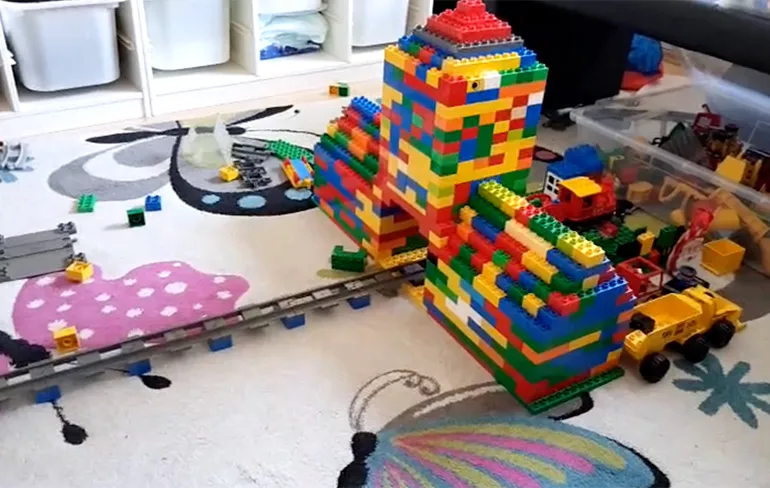 Ondertussen in Duitsland: Uh, wat heb je gemaakt van Lego?
