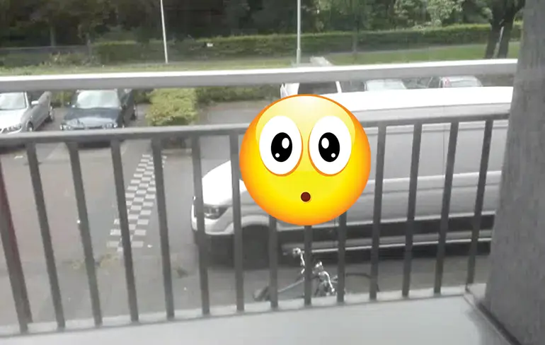 Ondertussen in Eindhoven: Collega brengt pakje, haal ik druk van de ketel...