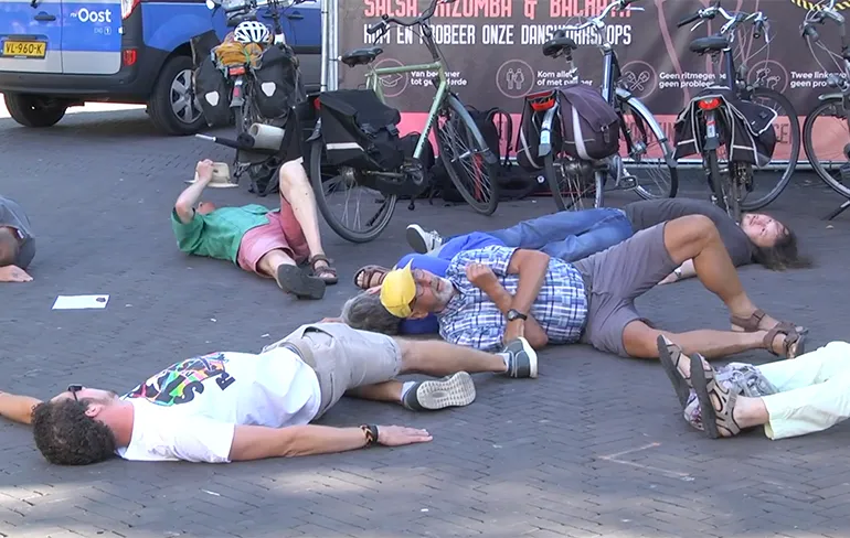 Ondertussen in Enschede: Speciale herdenking slachtoffers Hiroshima