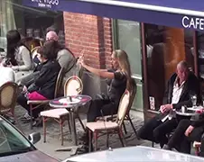 Ondertussen in het Deense Frederiksberg... Bodypaint meisje!