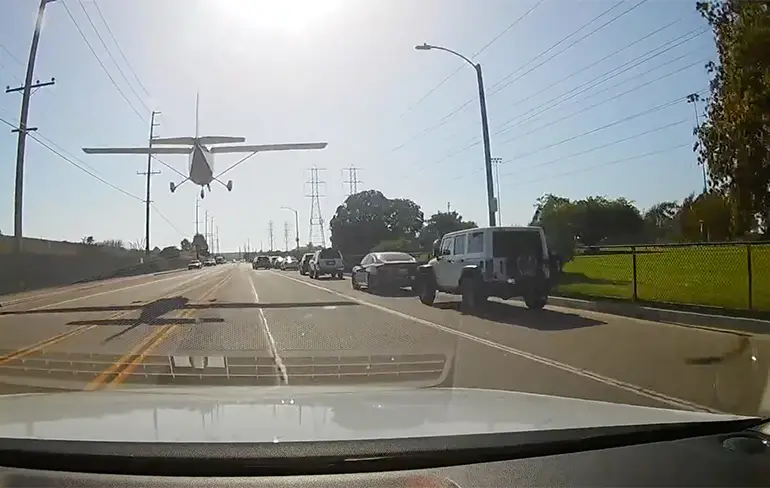 Ondertussen in Huntington Beach: Geen landingsbaan, geen probleem!