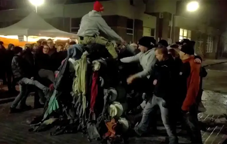 Ondertussen in Kampen! Carbid schieten 2016 is begonnen!