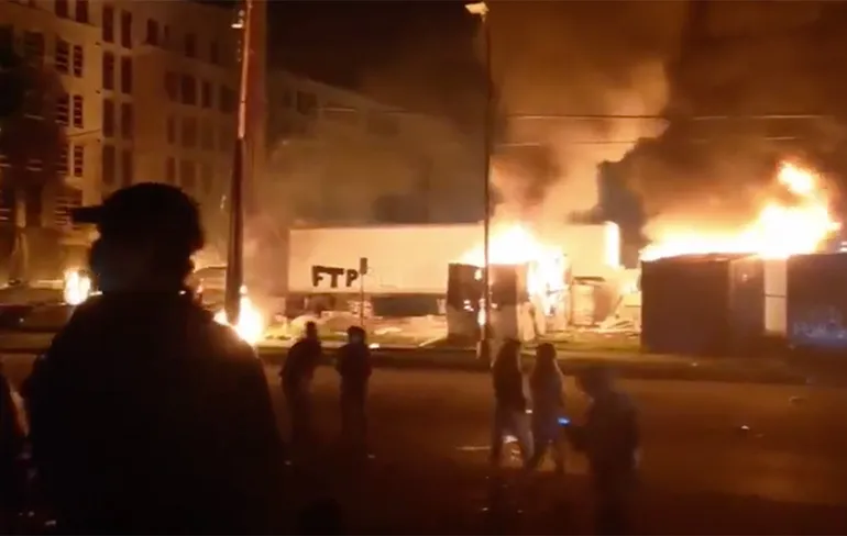 Ondertussen in Minneapolis: Rellen en plunderingen na dood George Floyd