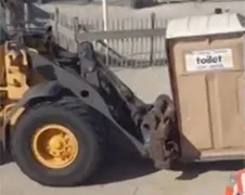 Ondertussen in 's-Gravenzande: Hey Hey hey, ik zit er op!