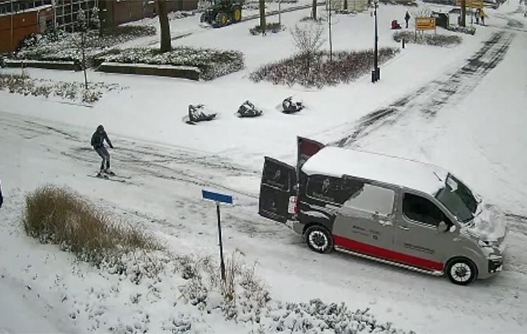 Ondertussen op 7 februari 2021: Nederland geniet van de sneeuw