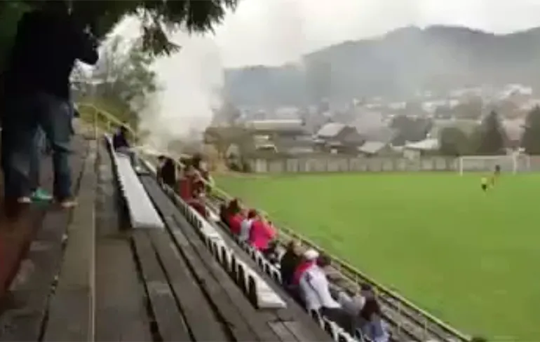 Ondertussen tijdens een potje voetbal in Slowakije...