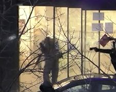 Ongecensureerde beelden beëindiging gijzeling Joodse supermarkt in Parijs