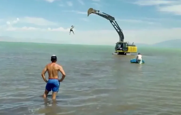 Ongecensureerde video van ongeluk van Jeff Wittek met graafmachine gaat rond