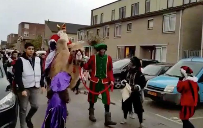 Only in Osdorp: Sinterklaas komt aan op kameel