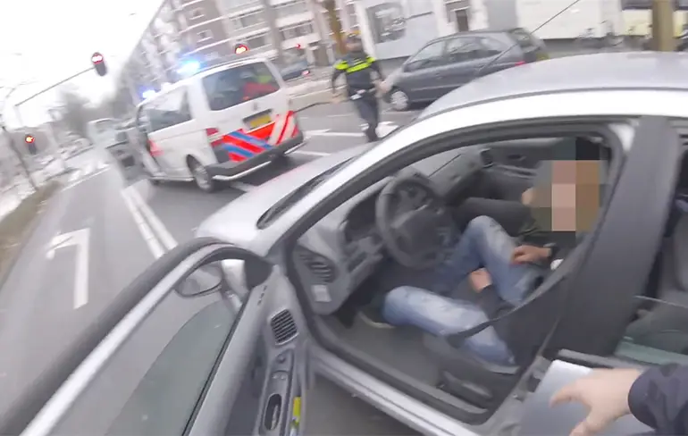 Op camera vastgelegde dronken bestuurder ontkent alles!